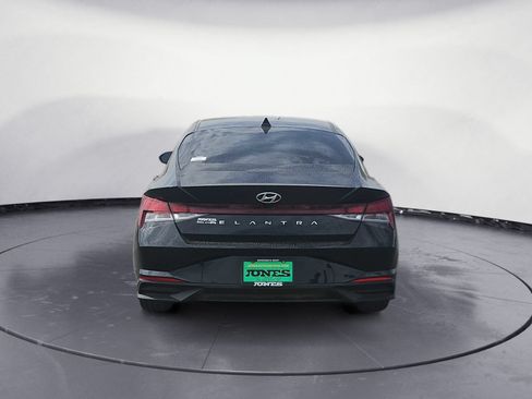 Used 2023 Hyundai Elantra SEL FWD image 5