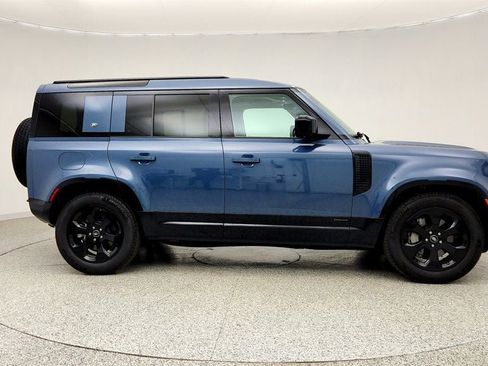 Used 2021 Land Rover Defender 110 X-Dynamic HSE AWD/4WD image 4