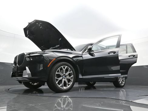 Used 2024 BMW X7 xDrive40i AWD/4WD image 42