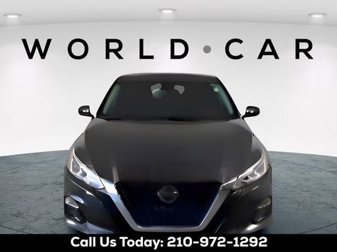 Used 2019 Nissan Altima 2.0 Edition One image 2