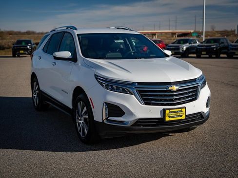 Used 2022 Chevrolet Equinox Premier image 3