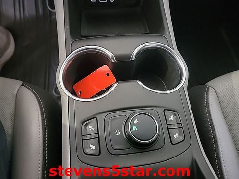 Used 2019 GMC Terrain SLT w/ Preferred Package FWD image 16