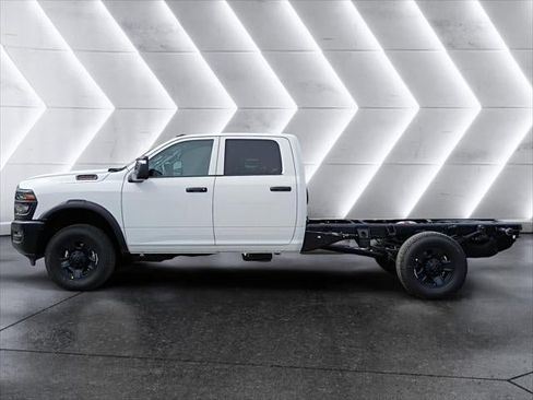 New 2026 RAM 3500 Tradesman AWD/4WD image 19