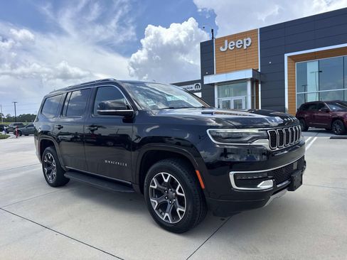 Used 2024 Jeep Wagoneer Series III AWD/4WD image 1