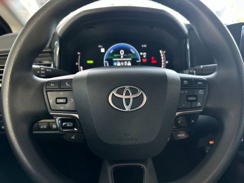 Used 2025 Toyota Camry LE image 20