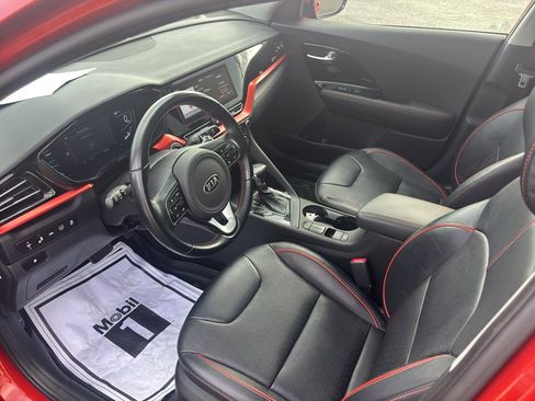 Used 2020 Kia Niro Touring SE image 7