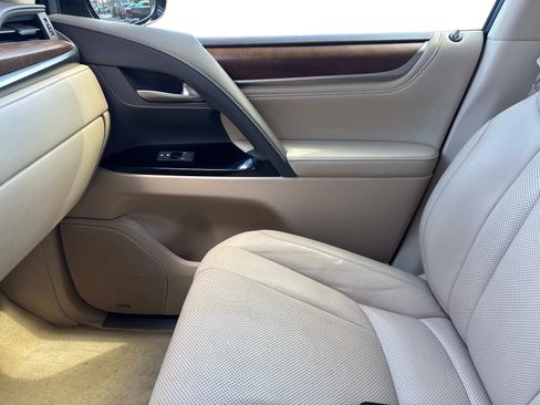Used 2021 Lexus LX 570 4WD w/ Luxury Package image 24