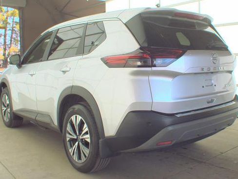 Used 2023 Nissan Rogue SV AWD/4WD image 11
