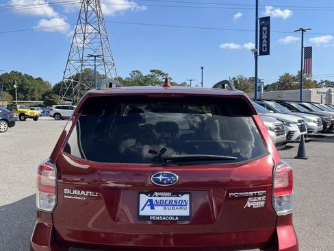 Used 2017 Subaru Forester 2.5i Premium image 4