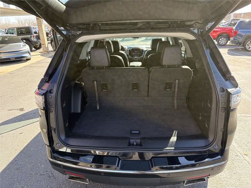 Used 2020 Chevrolet Traverse Premier w/ Redline Edition AWD/4WD image 25