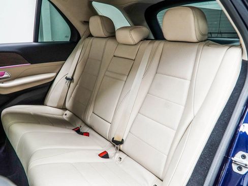 Used 2022 Mercedes-Benz GLE 350 4MATIC w/ Premium Package image 40