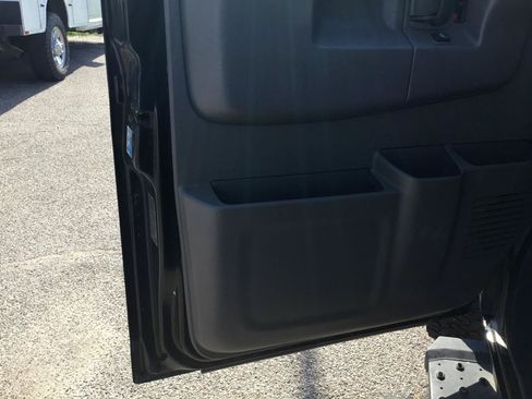 Used 2017 Chevrolet Express 2500 LT w/ LT Preferred Equipment Group RWD image 13