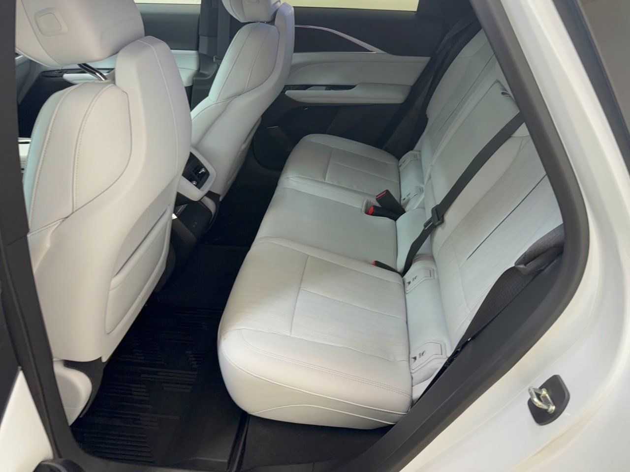 Used 2024 Cadillac Lyriq Sport RWD image 25