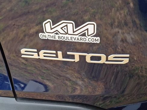 Certified 2025 Kia Seltos EX AWD/4WD image 31