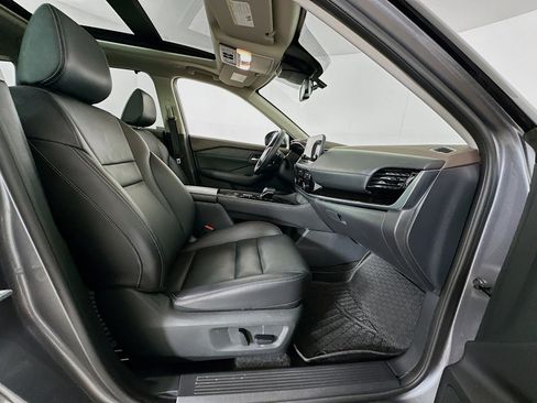 Used 2023 Nissan Rogue SL w/ SL Premium Package image 31