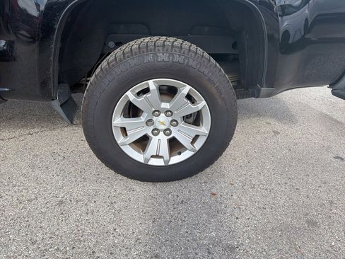 Used 2019 Chevrolet Colorado LT w/ LT Convenience Package image 12