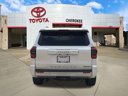 Used 2025 Toyota 4Runner Limited w/ Tow Technology Package image 6