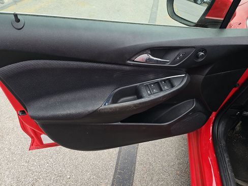 Used 2018 Chevrolet Cruze LT w/ Convenience Package image 16