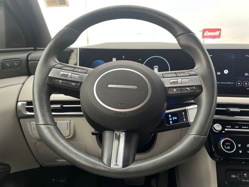 Used 2025 Hyundai Tucson Limited image 28