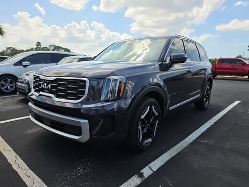 Certified 2025 Kia Telluride S FWD image 7