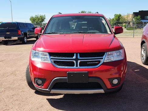 Used 2017 Dodge Journey SXT w/ Comfort/Convenience Group FWD image 2
