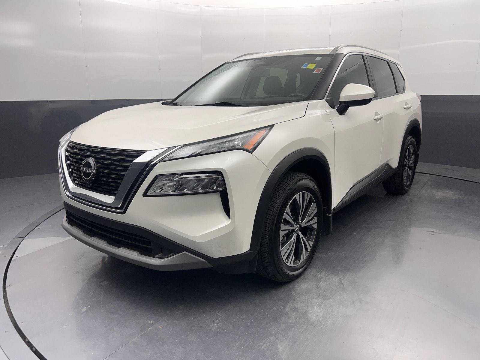 Used 2023 Nissan Rogue SV w/ SV Premium B Package FWD image 3