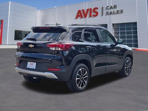 Used 2025 Chevrolet TrailBlazer LT AWD/4WD image 6