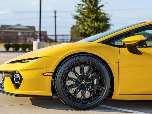 Used 2026 Lamborghini Temerario AWD/4WD image 2