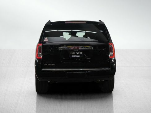 Used 2017 GMC Yukon Denali image 4