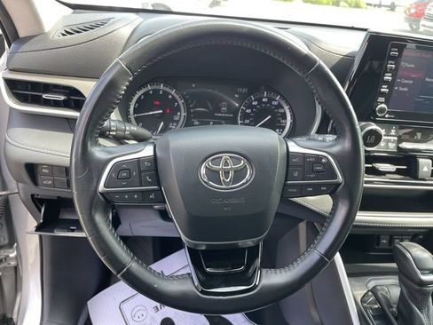 Used 2020 Toyota Highlander XLE FWD image 14