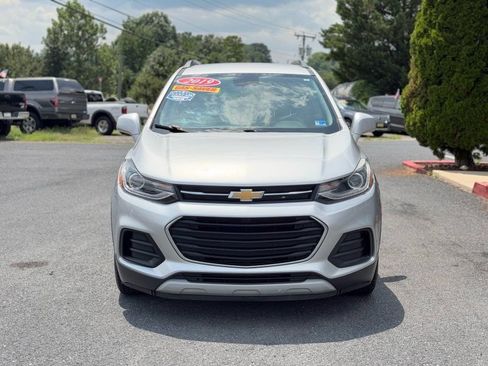 Used 2019 Chevrolet Trax LT FWD image 3