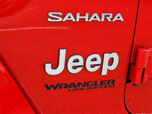 Used 2022 Jeep Wrangler Unlimited Sahara image 25