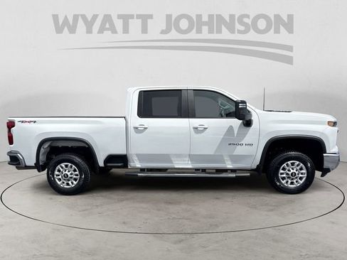 Used 2025 Chevrolet Silverado 2500 LT w/ Convenience Package AWD/4WD image 6