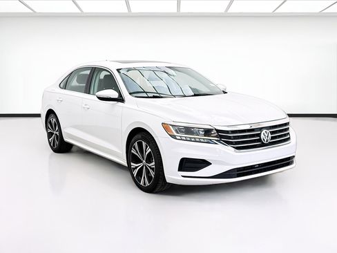 Used 2022 Volkswagen Passat 2.0T SE FWD image 3