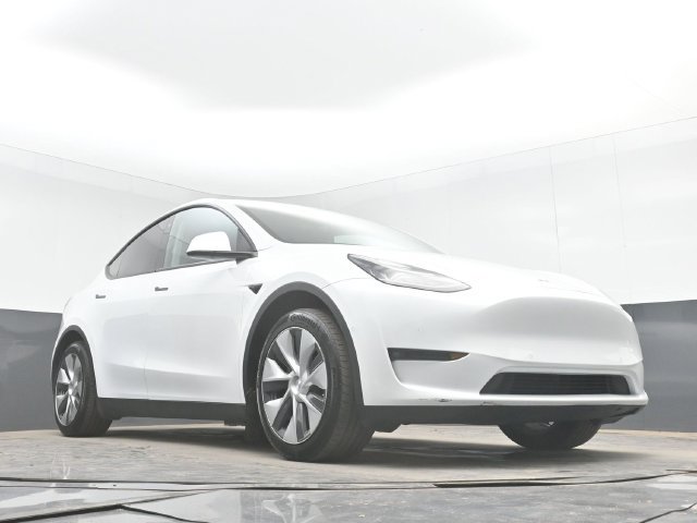 Used 2022 Tesla Model Y Long Range AWD/4WD image 39