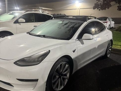 Used 2018 Tesla Model 3 Long Range image 2