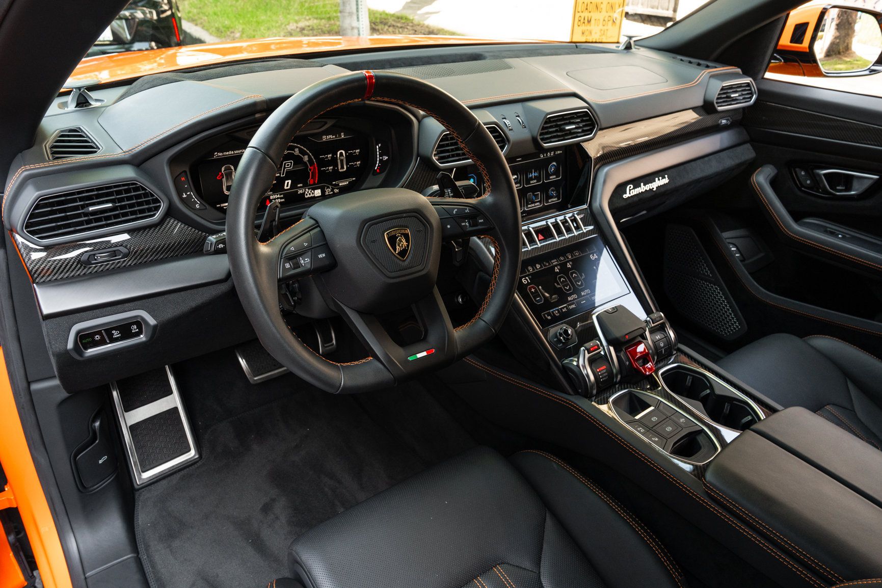 Used 2024 Lamborghini Urus Performante AWD/4WD image 41