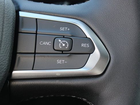 New 2026 Jeep Compass Latitude image 15