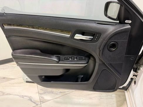 Used 2012 Chrysler 300 C image 10
