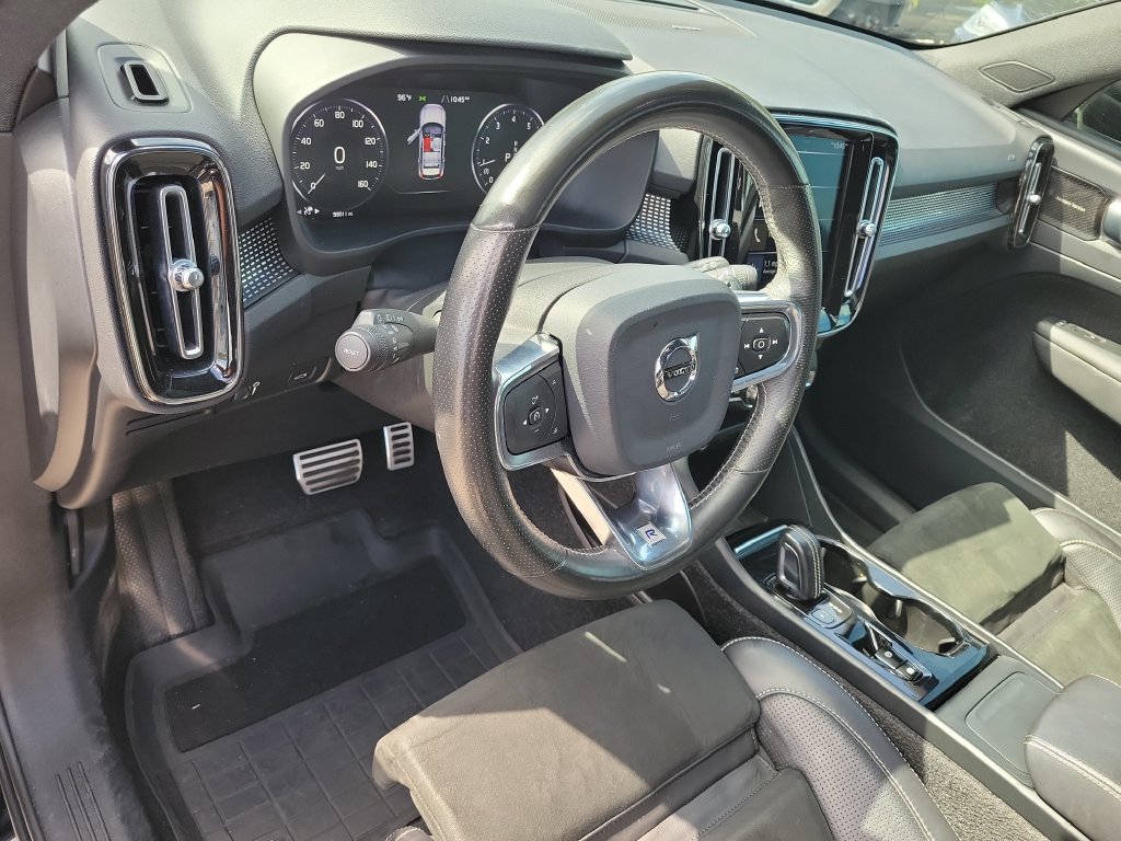 Used 2019 Volvo XC40 T5 R-Design AWD/4WD image 7