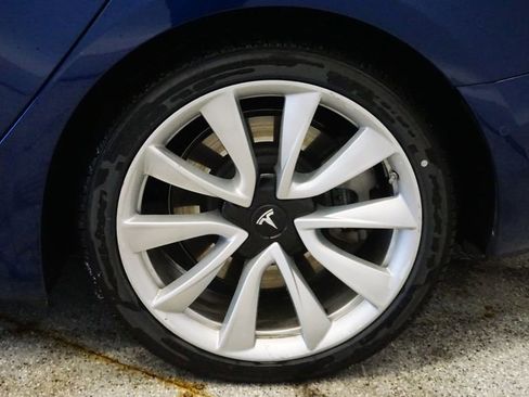 Used 2018 Tesla Model 3 Mid Range image 13
