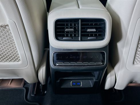 Used 2026 Mercedes-Benz GLS 450 4MATIC image 34