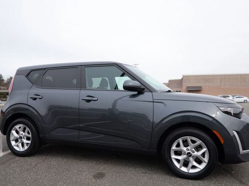 Used 2024 Kia Soul LX w/ Option Group 015 image 10