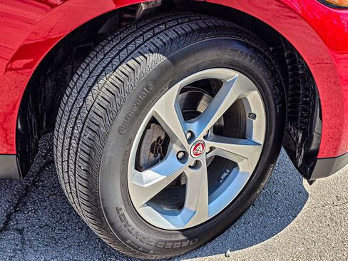 Used 2019 Jaguar F-PACE Premium image 7