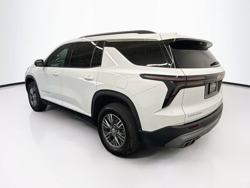 Used 2026 Chevrolet Traverse LT w/ Driver Confidence Package FWD image 5