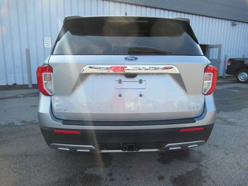 Used 2024 Ford Explorer XLT w/ Equipment Group 202A AWD/4WD image 6