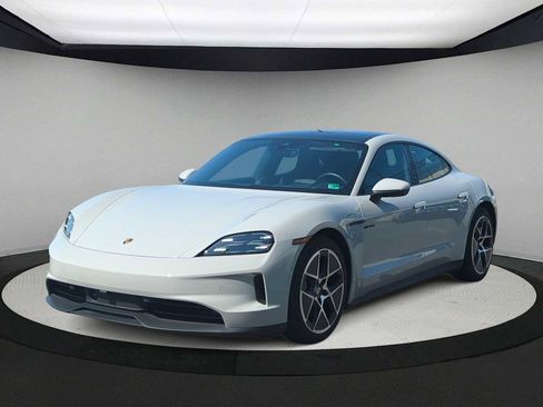 Used 2025 Porsche Taycan image 4