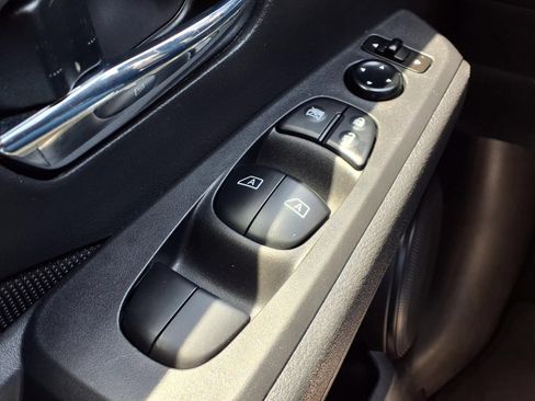 Used 2022 Nissan Kicks SV FWD image 20