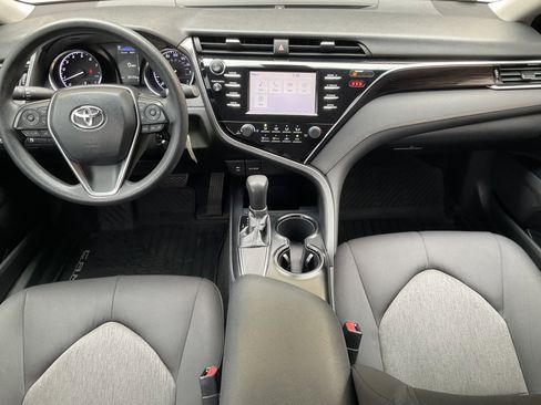 Used 2018 Toyota Camry LE FWD image 22
