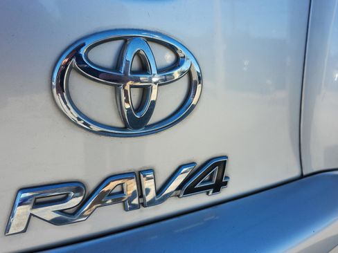 Used 2011 Toyota RAV4 Base image 16